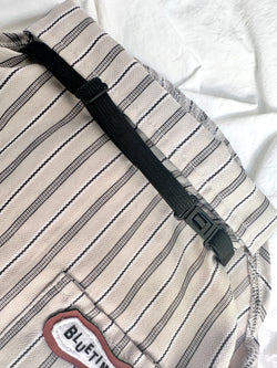 Maglietta a Righe Vintage per Animali con Cravattino Classico – Look Raffinato per Animali