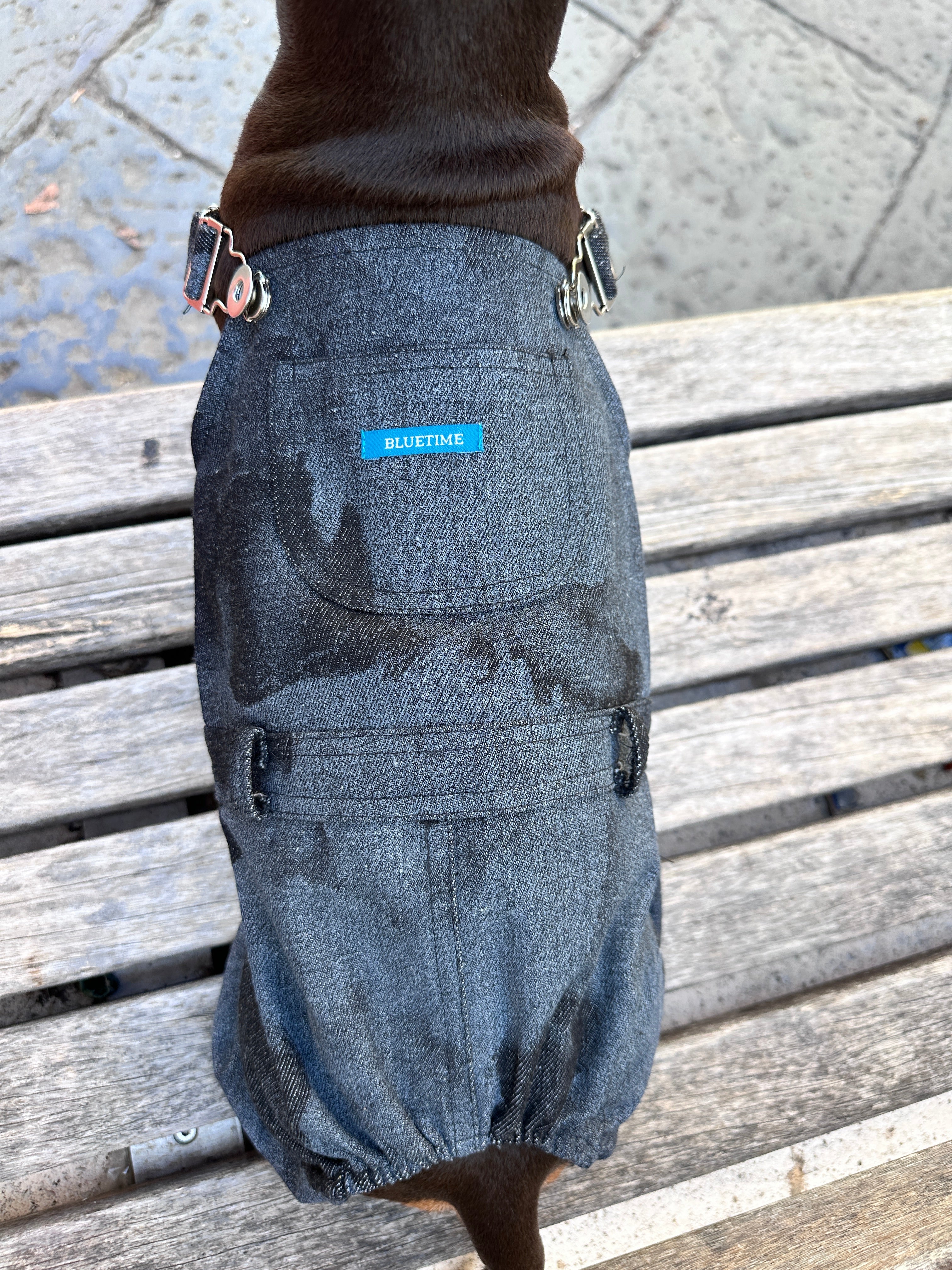 Salopette in Denim Sbiadito Blu Scuro per Animali – Regolabile, Resistente e Traspirante