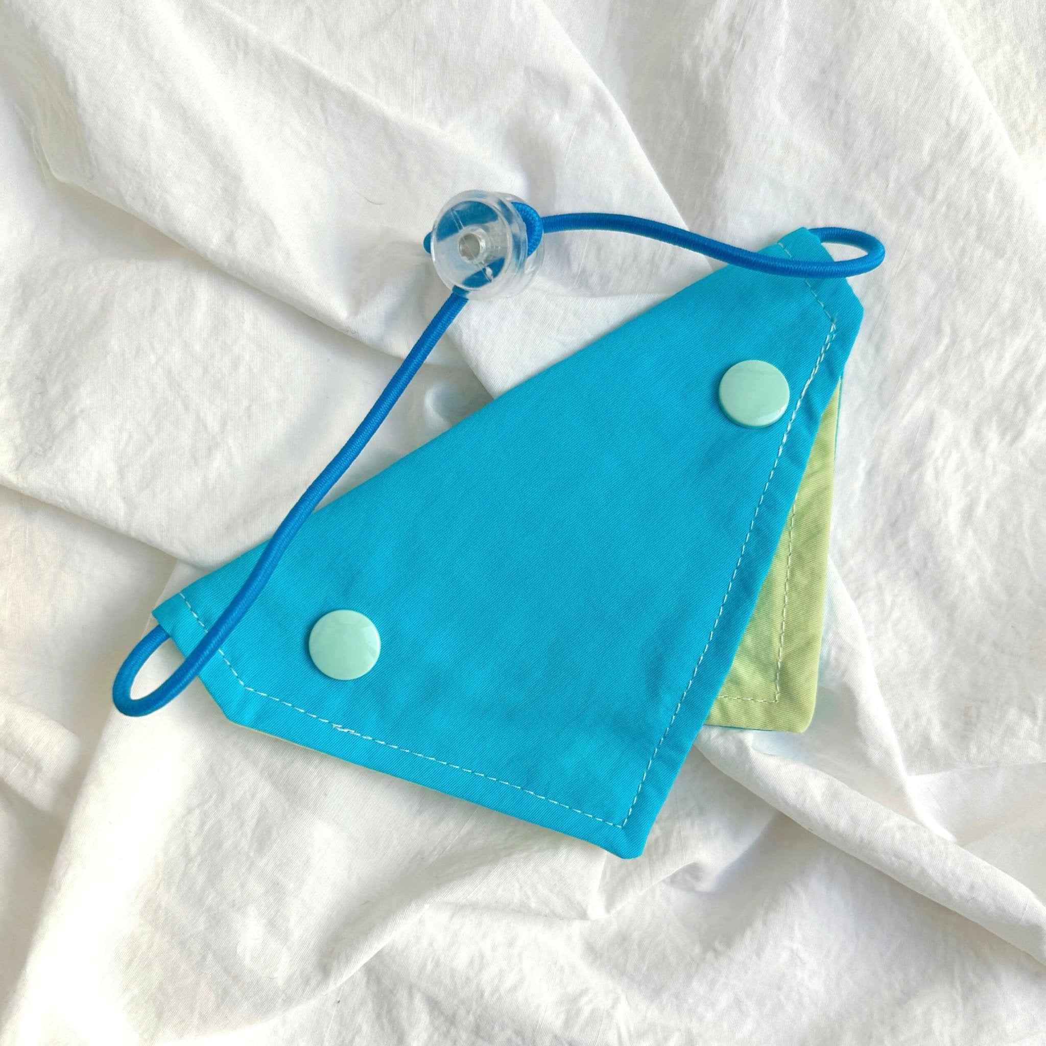 Cappellino e Bandana Pastello per Animali – Protezione Solare alla Moda