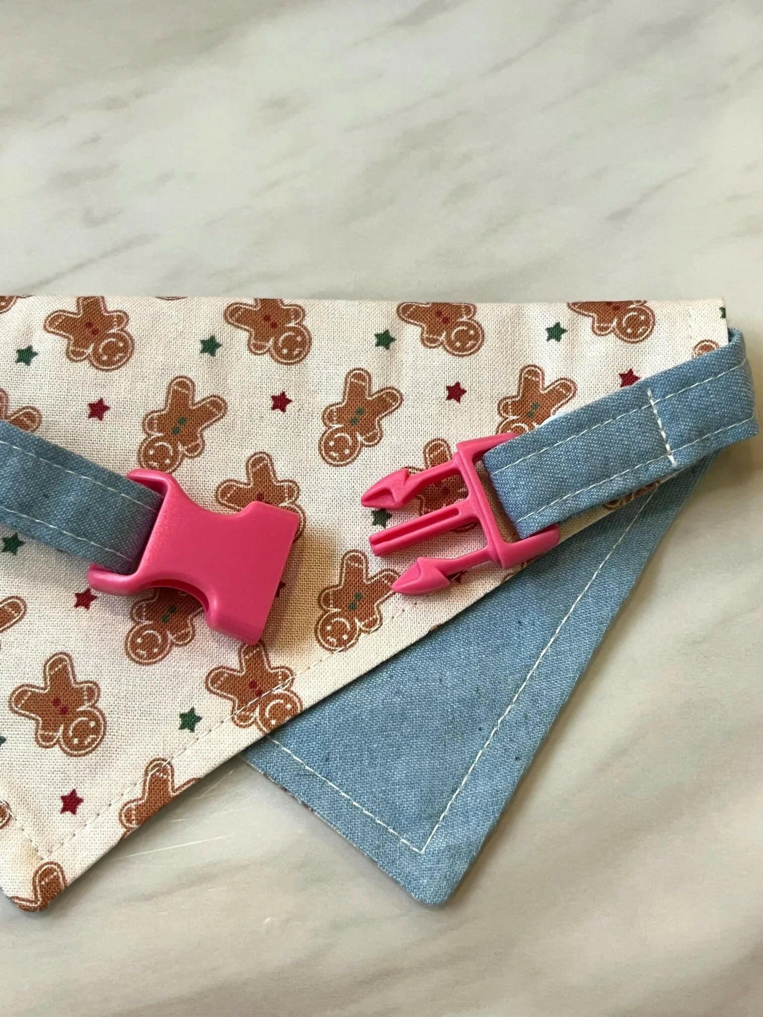 Gingerbread Print Pet Bandana – Cozy Style for Cats and Dogs - Paw Charge