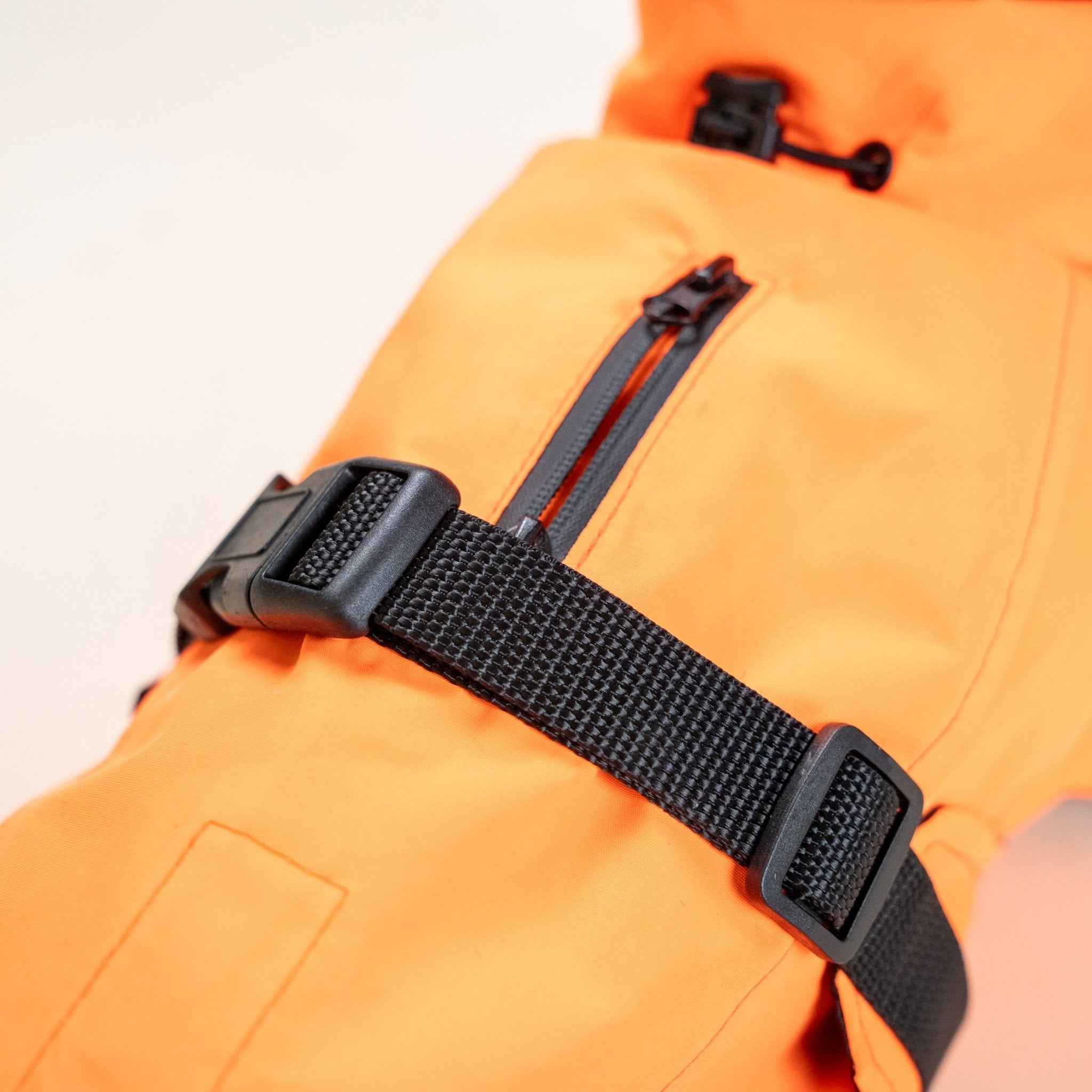 Impermeabile Arancione per Cani con Strisce Riflettenti e Cappuccio Protettivo