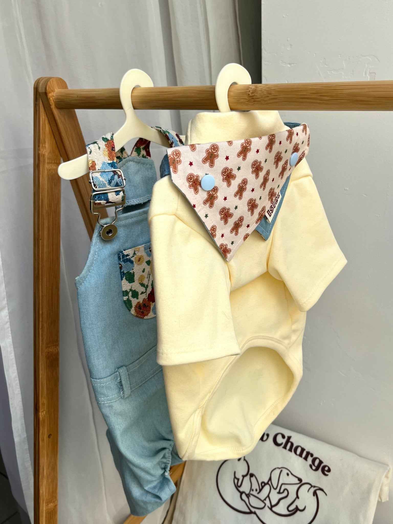 Maglietta Base Giallo Crema per Animali — Morbida, Elastico e Traspirante