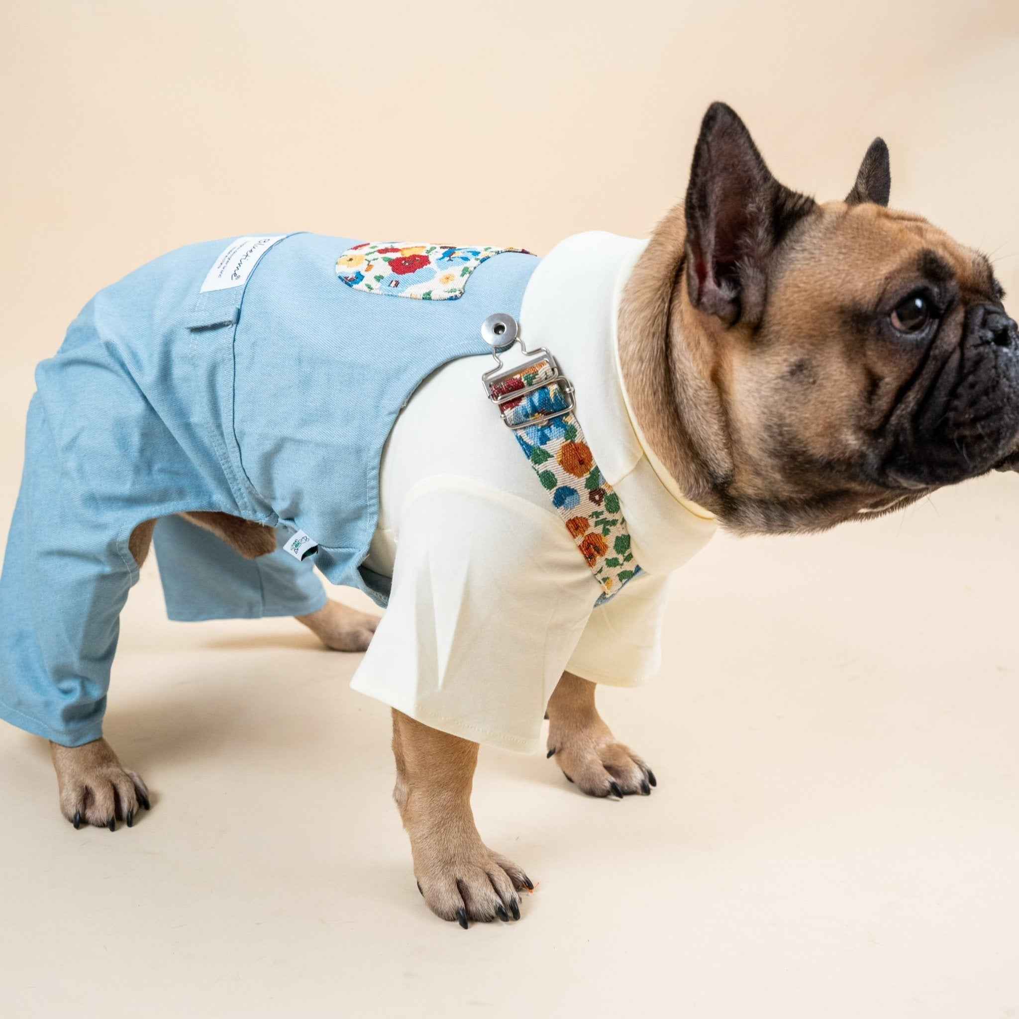 Salopette in Denim Azzurro per Animali – Romantico Stile Vintage Floreale e Comfort Regolabile