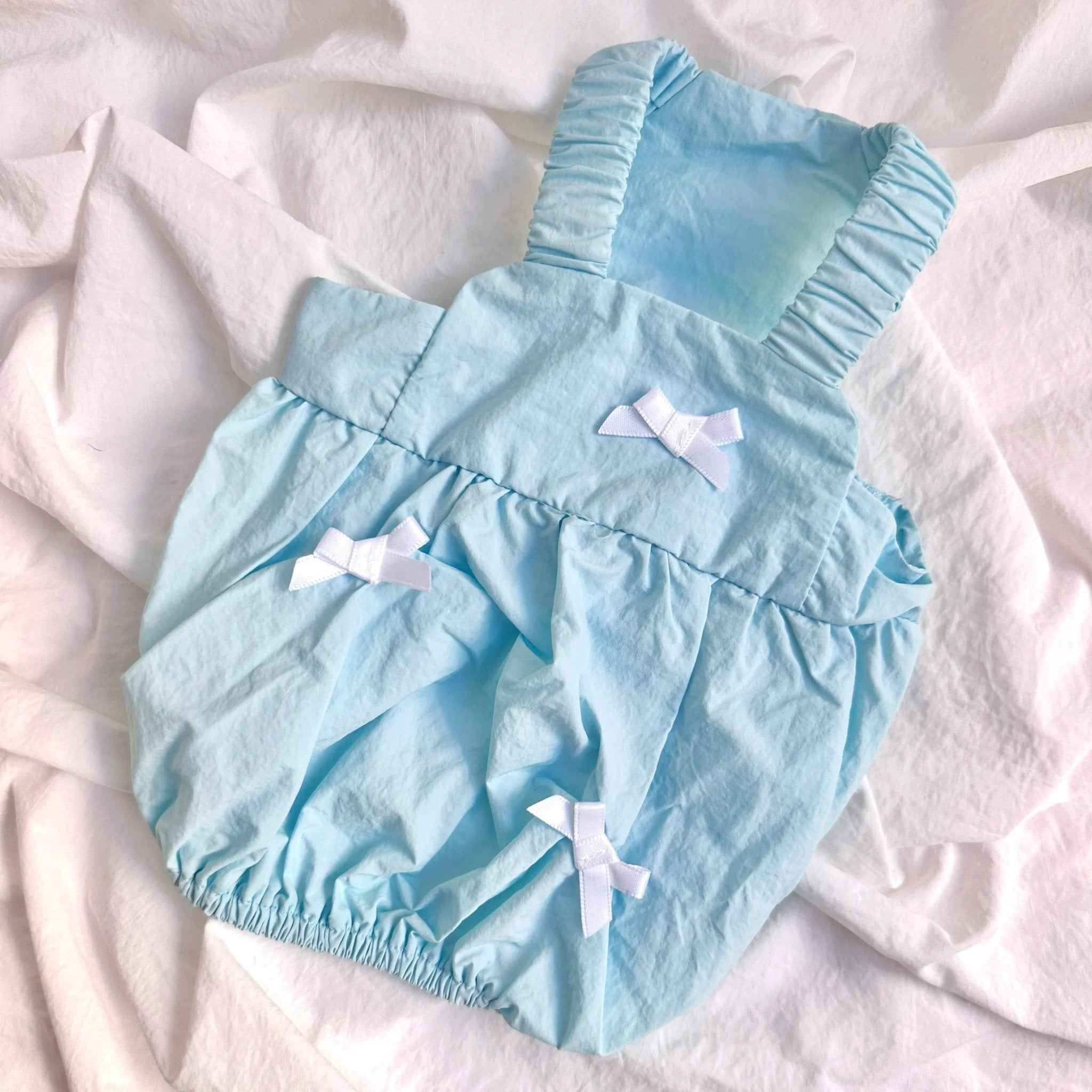 Vestito Idrorepellente per Animali con Fiocchi – Eleganza Leggera e Chic